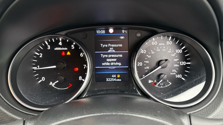 Nissan Qashqai 1.3 DiG-T Tekna 5dr Petrol Hatchback